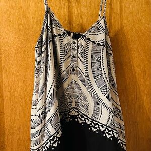 Spaghetti strap Top in black & white pattern size M